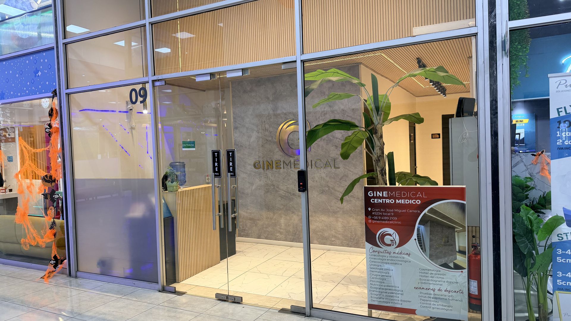 Fachada de GineMedical, Local 9, Gran Avenida José Miguel Carrera 5234, San Miguel